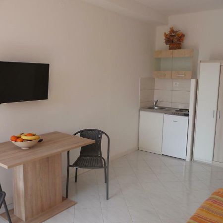 אומאג Apartments & Rooms Milka מראה חיצוני תמונה