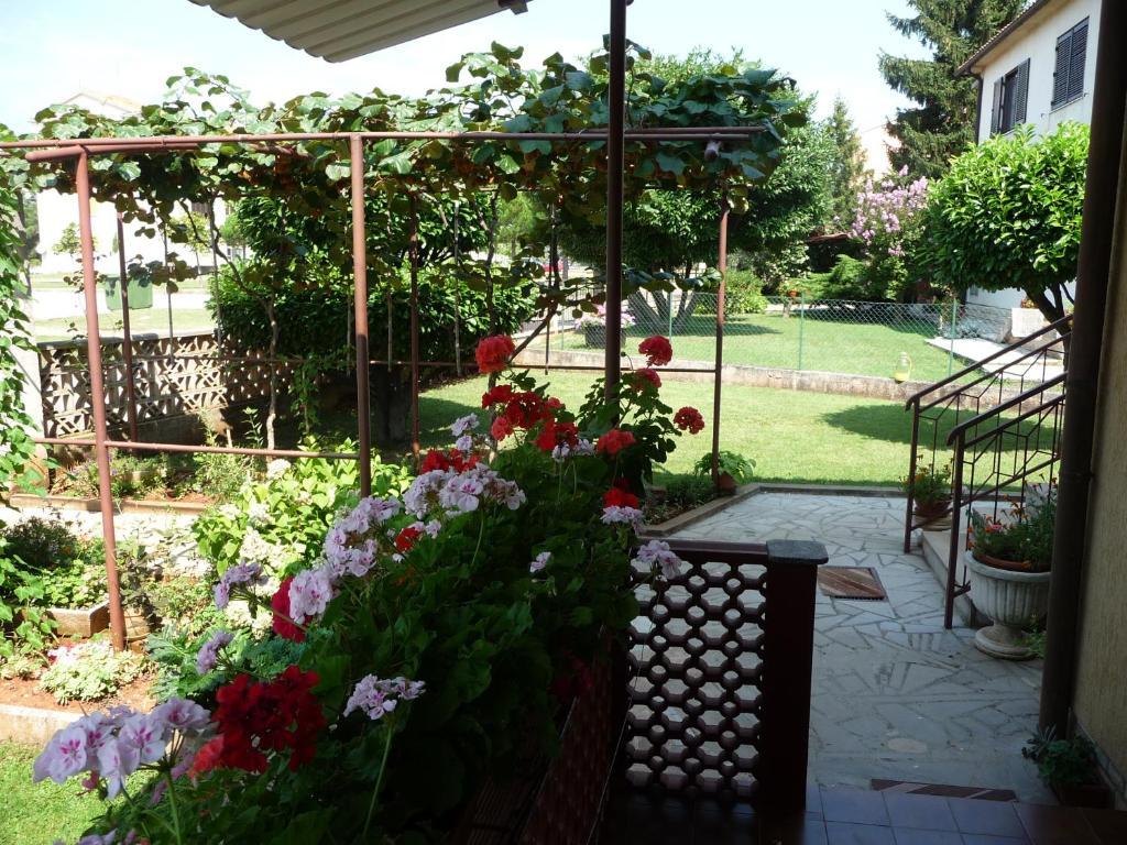 אומאג Apartments & Rooms Milka מראה חיצוני תמונה