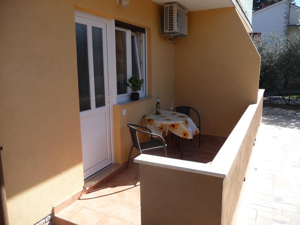 אומאג Apartments & Rooms Milka מראה חיצוני תמונה