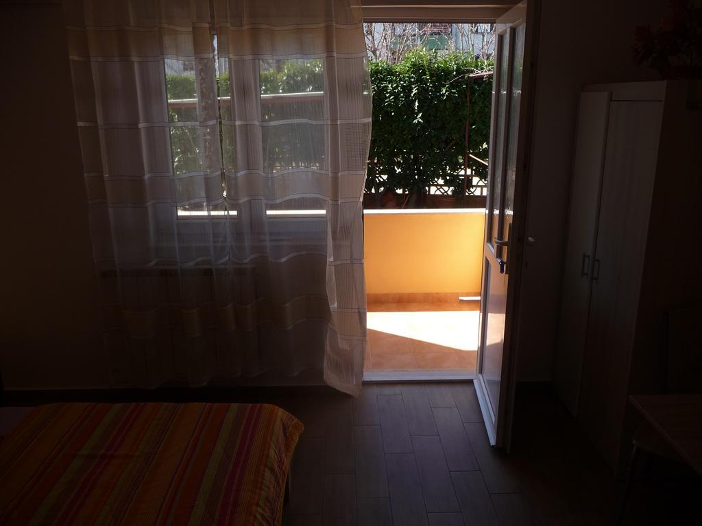 אומאג Apartments & Rooms Milka מראה חיצוני תמונה
