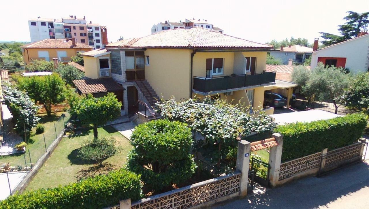 אומאג Apartments & Rooms Milka מראה חיצוני תמונה